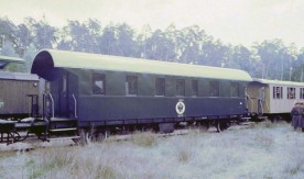 Wagon osobowy produkcji z 1928 r. na bocznicy w Warszawie,...